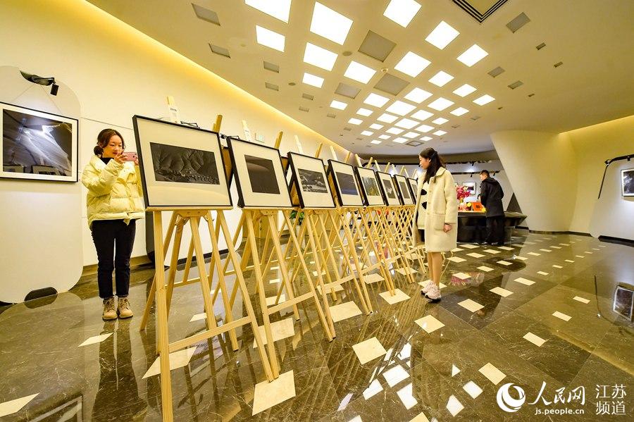 位于南京國際青年會議酒店七樓的“建鄴書房 國青書苑”日前正式開放。建鄴區(qū)委宣傳部供圖