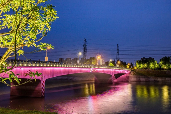 葛新橋夜景。葛塘街道供圖