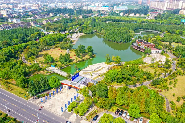 戲魚墩公園鳥瞰全景。盛義攝